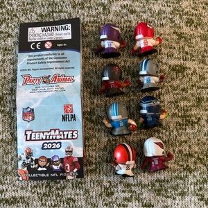 Teeny Mates NFL 2026 
Current Series - bag of 8 
No duplicates in each bag